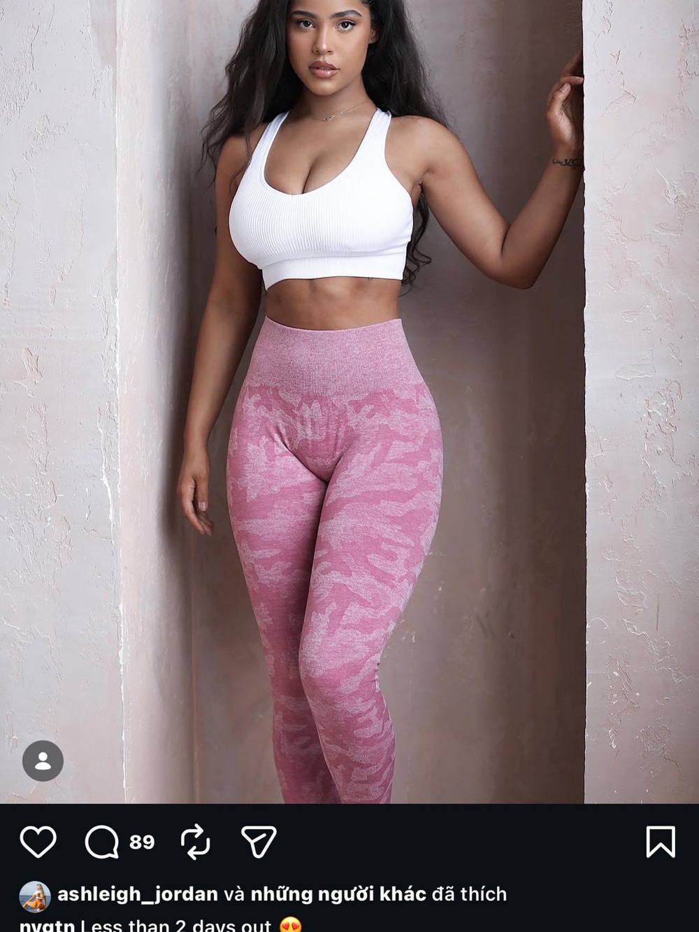NVGTN Set Seamless High-Waist Pink Camo Leggings and sport bra